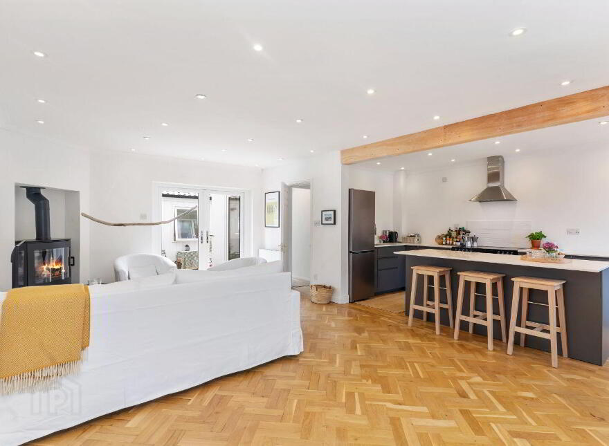 2 Strand Mews, Lea Road, Sandymount, Sandymount, D04VX88