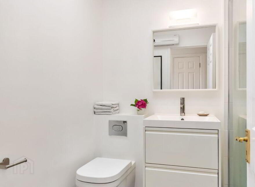 2 Strand Mews, Lea Road, Sandymount, Sandymount, D04VX88
