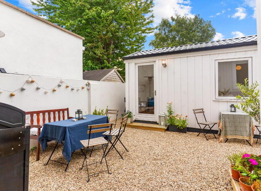 2 Strand Mews, Lea Road, Sandymount, Sandymount, D04VX88