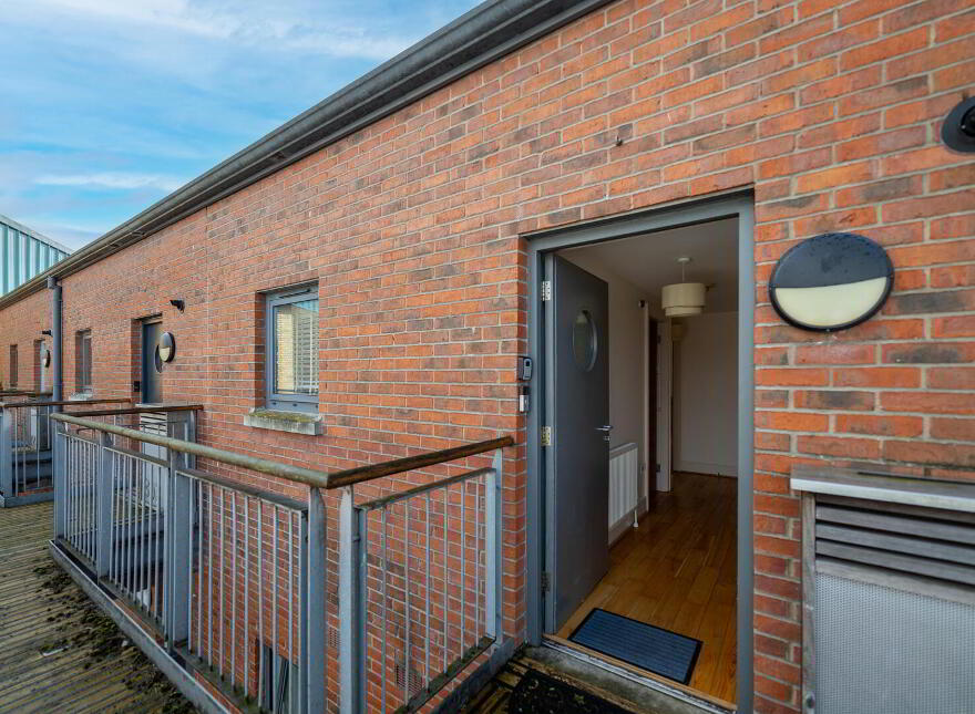 Apt 302, 2 William Street South, Belfast, BT1 4FJ