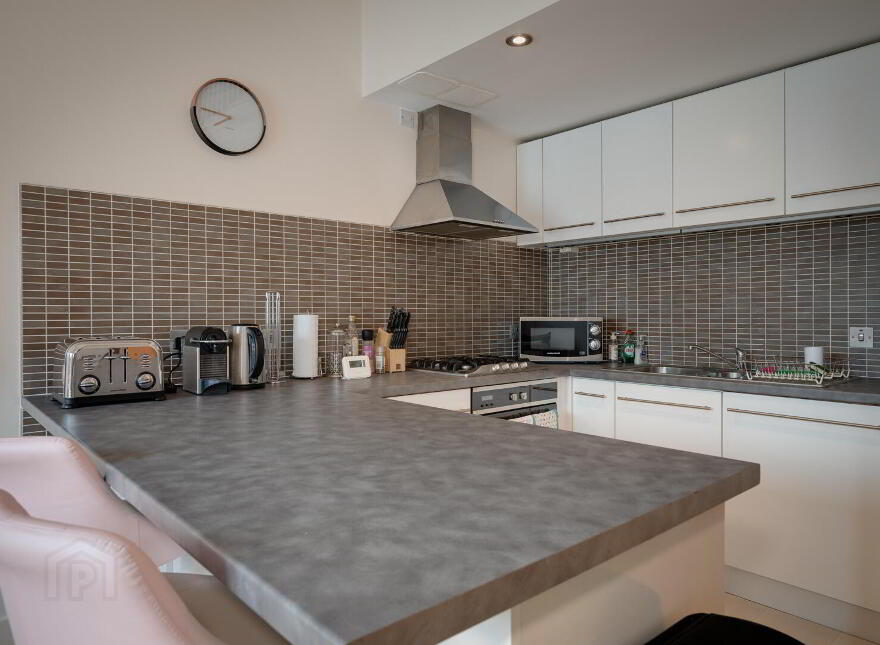 Apt 302, 2 William Street South, Belfast, BT1 4FJ