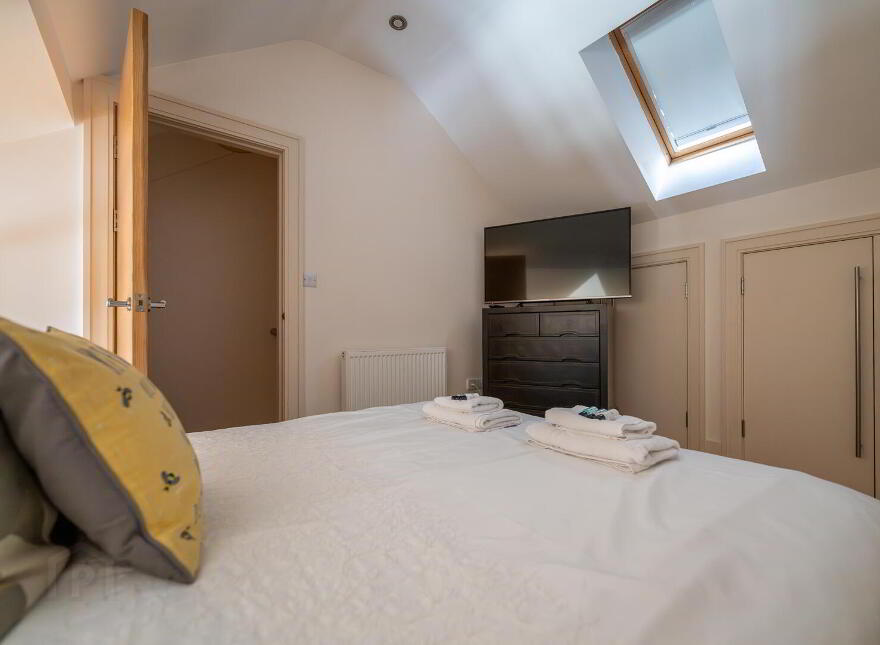 Apt 302, 2 William Street South, Belfast, BT1 4FJ
