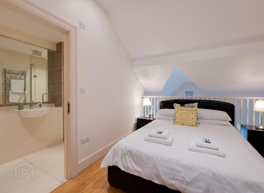 Apt 302, 2 William Street South, Belfast, BT1 4FJ