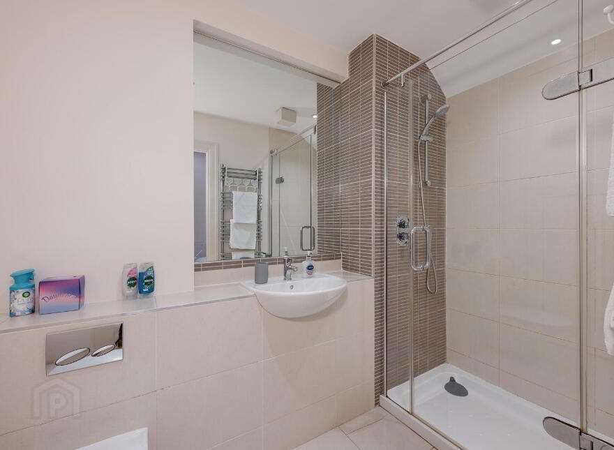Apt 302, 2 William Street South, Belfast, BT1 4FJ