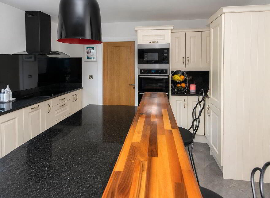 10 Waterside, Dungarvan, X35TY40