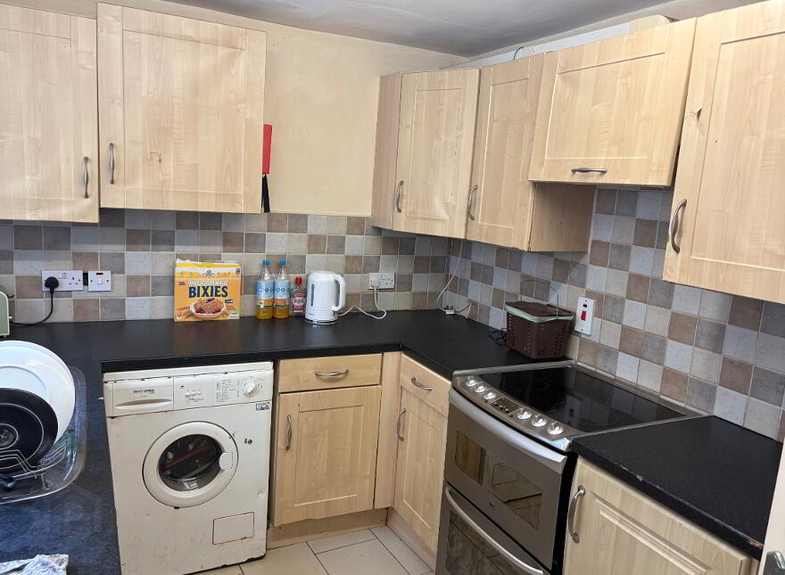 61 Agincourt Avenue  10 MONTH LEASE AVAILABLE, Queens Quarter, Belfast, BT7 1QB