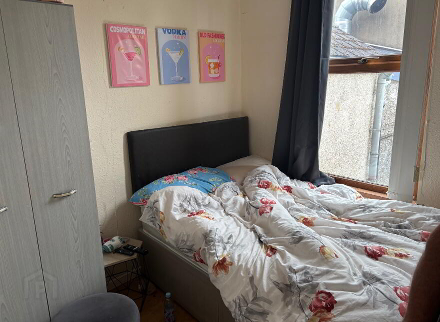 61 Agincourt Avenue  10 MONTH LEASE AVAILABLE, Queens Quarter, Belfast, BT7 1QB