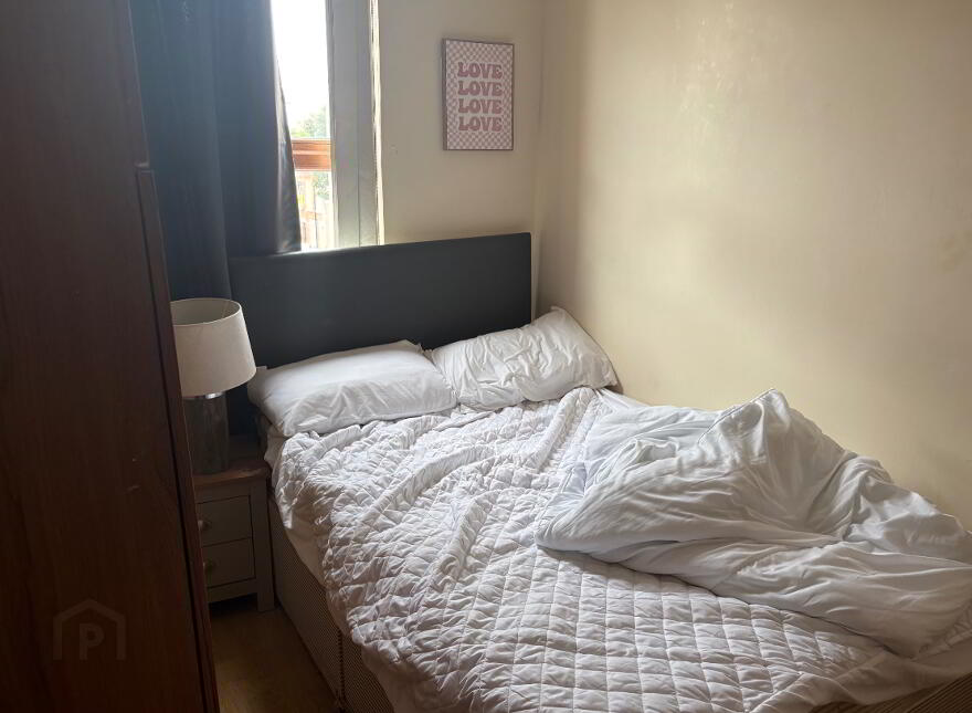 61 Agincourt Avenue  10 MONTH LEASE AVAILABLE, Queens Quarter, Belfast, BT7 1QB
