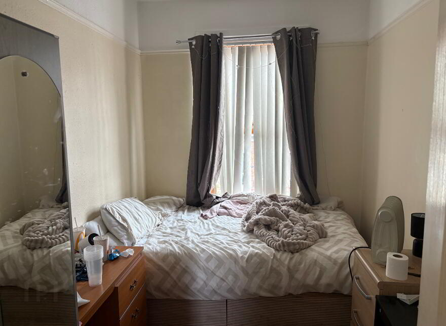 61 Agincourt Avenue  10 MONTH LEASE AVAILABLE, Queens Quarter, Belfast, BT7 1QB