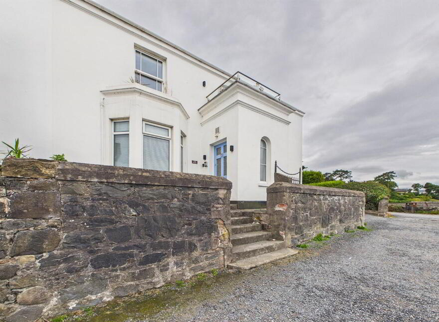 Apt 2 Pier House, 1 Seafront Road, Holywood, BT18 0BB