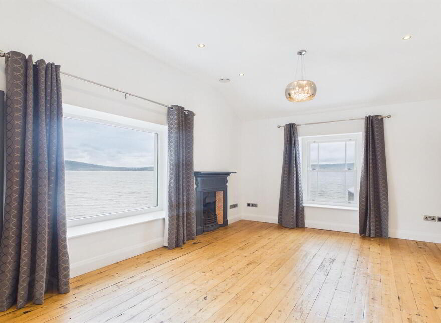 Apt 2 Pier House, 1 Seafront Road, Holywood, BT18 0BB