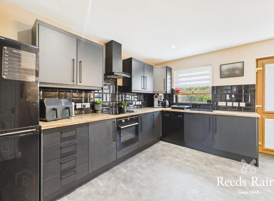 100 Stonebridge Avenue, Conlig, Newtownards, BT23 7QT