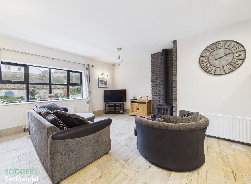 292 Belfast Road, Dundonald, Belfast, BT16 1UE