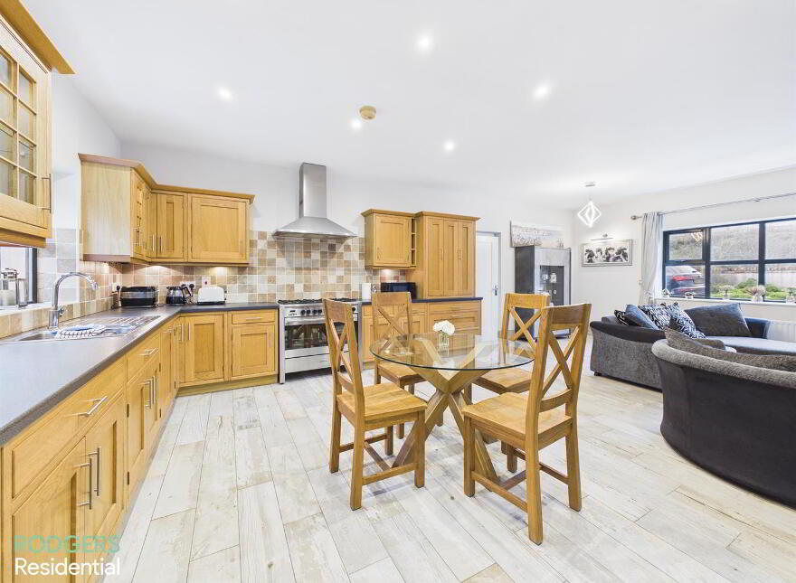 292 Belfast Road, Dundonald, Belfast, BT16 1UE