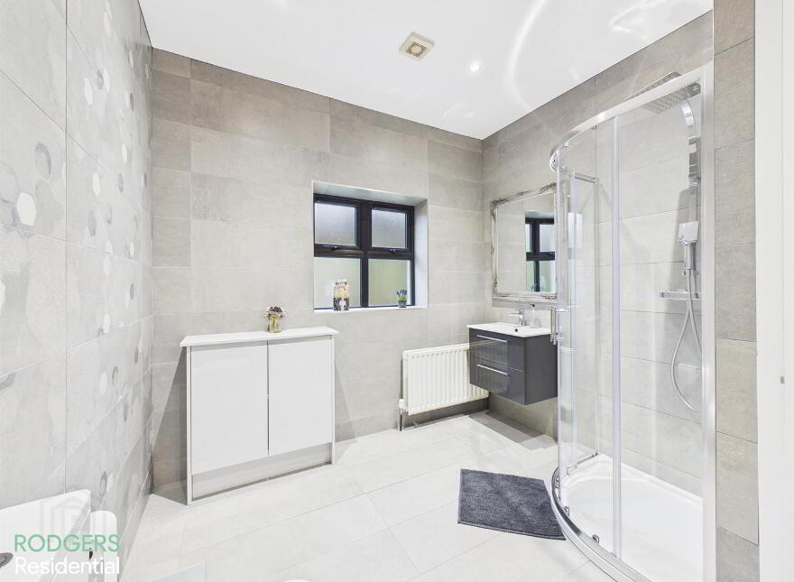292 Belfast Road, Dundonald, Belfast, BT16 1UE