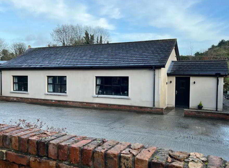 292 Belfast Road, Dundonald, Belfast, BT16 1UE
