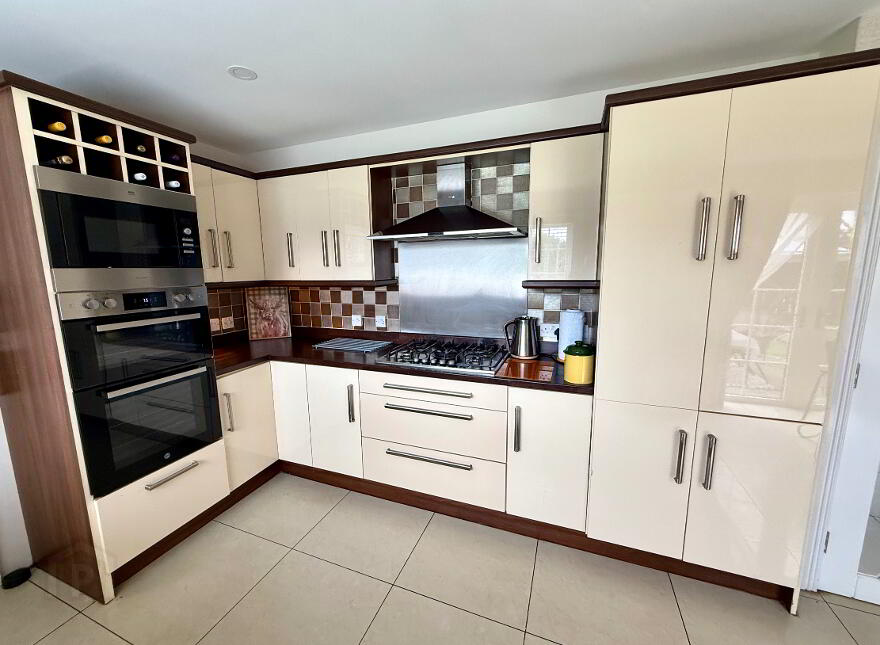 63 Thornhill Park, Derry, BT48 8PB