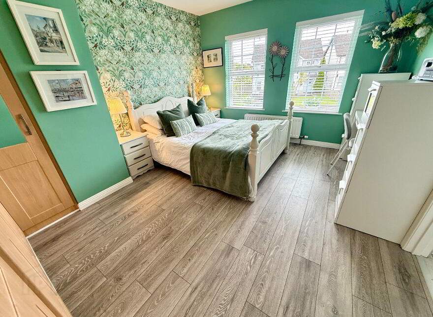 63 Thornhill Park, Derry, BT48 8PB