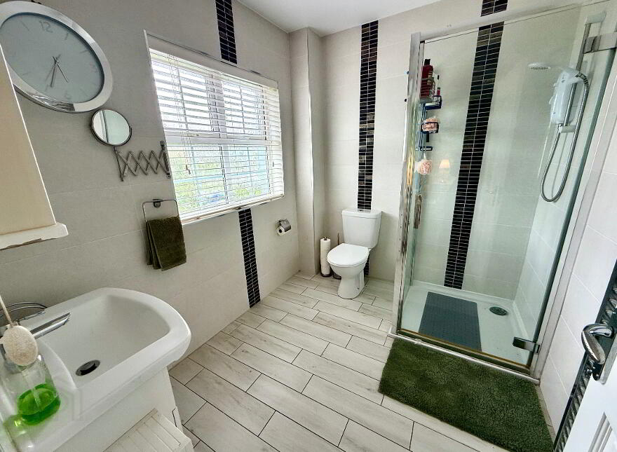 63 Thornhill Park, Derry, BT48 8PB