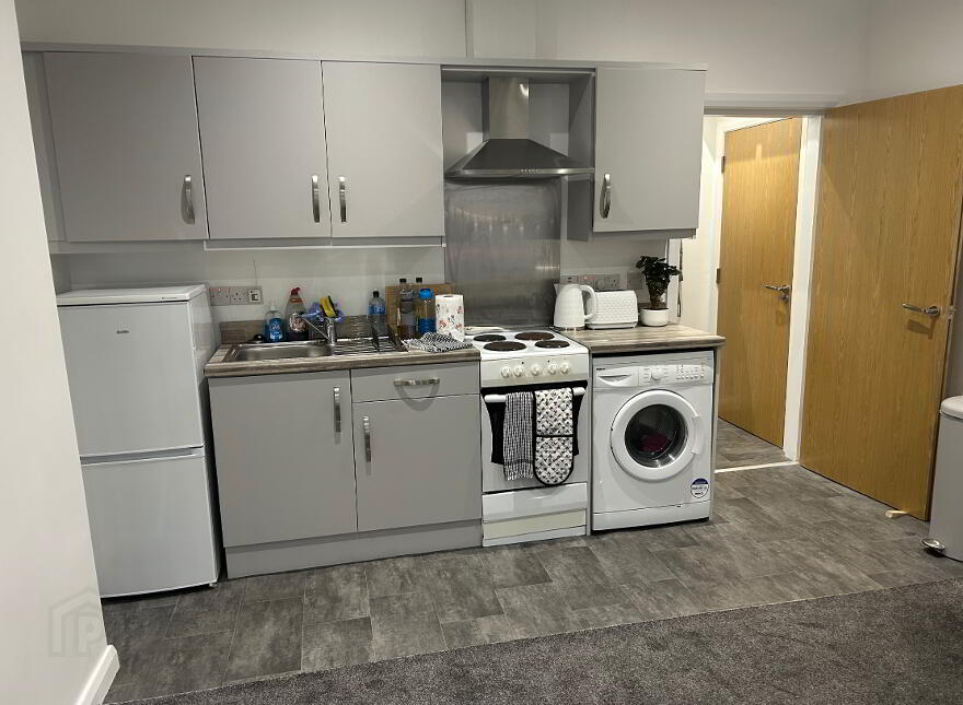 Unit D (Long Term Let), 62 Eglinton Street, Portrush, (Long Term Let), BT56 8DZ photo
