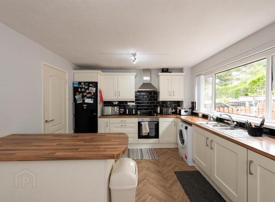 30 Iveagh Drive, Banbridge, BT32 3YE