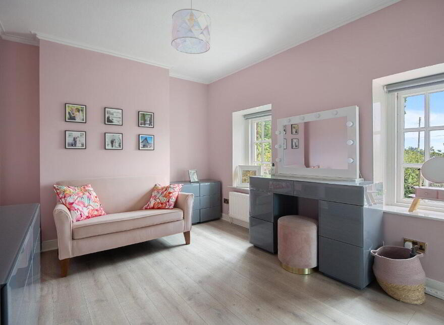 30 Ballycoan Road, Belfast, BT8 8LL