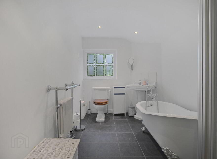30 Ballycoan Road, Belfast, BT8 8LL