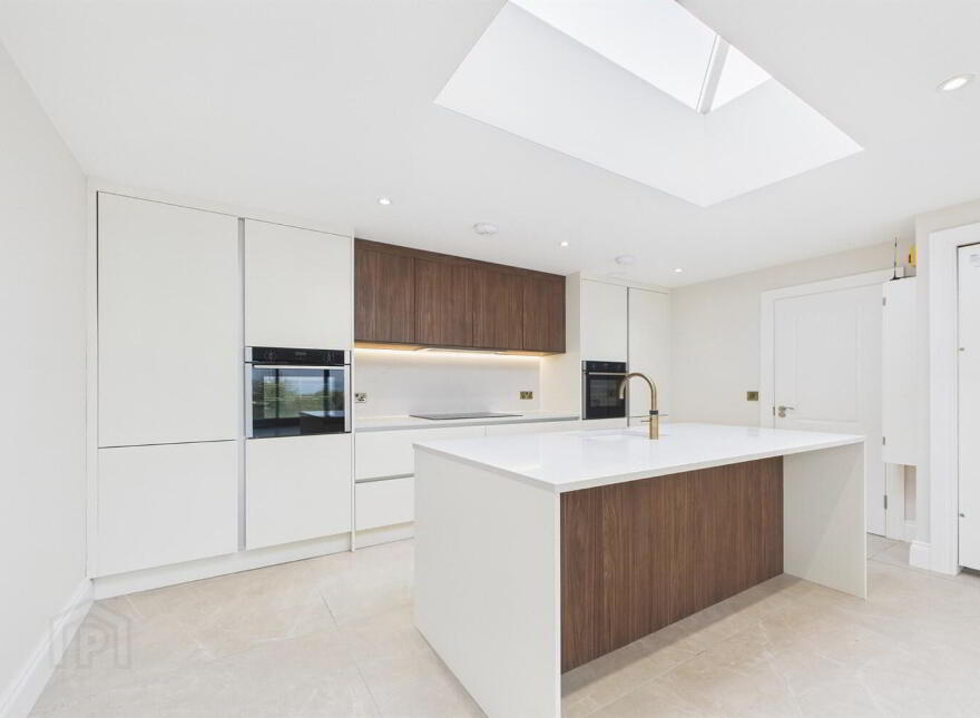 1 Priory Gate, Holywood, BT18 0FF