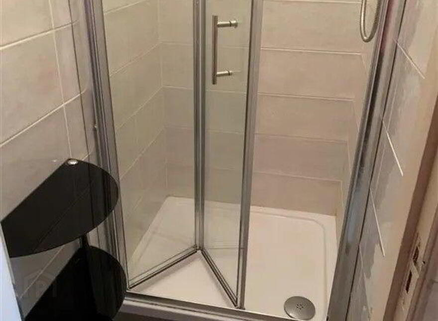 Apartment 2 Blarney Shopping Centre, Starch Hill, T23V594