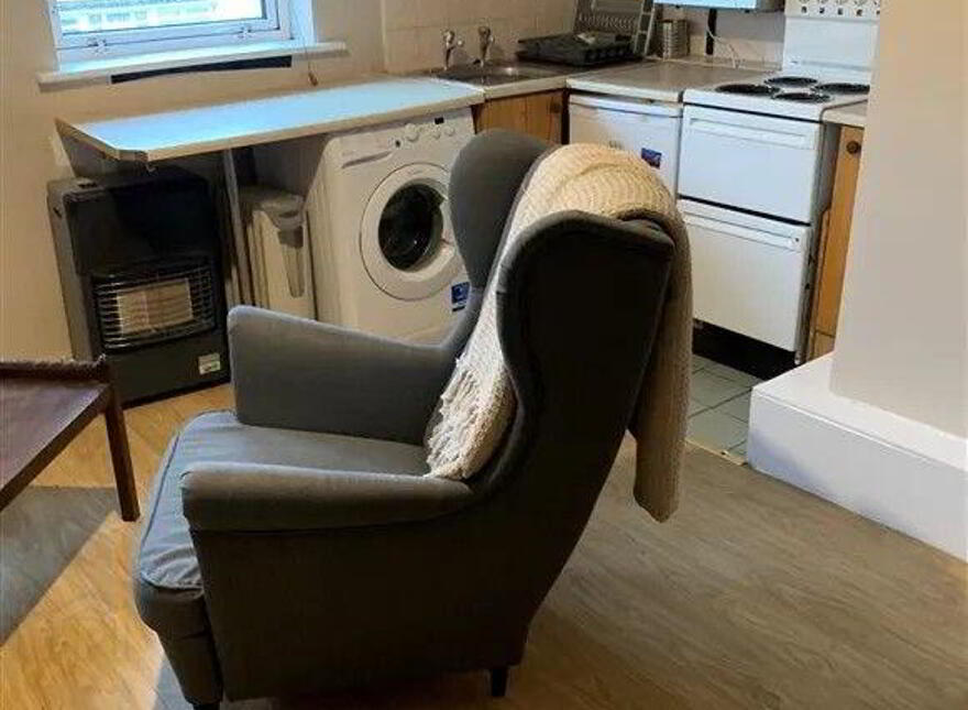 Apartment 2 Blarney Shopping Centre, Starch Hill, T23V594