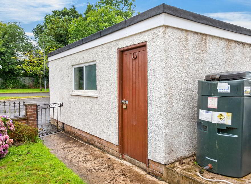2 Meadowside, Antrim, BT41 4HD