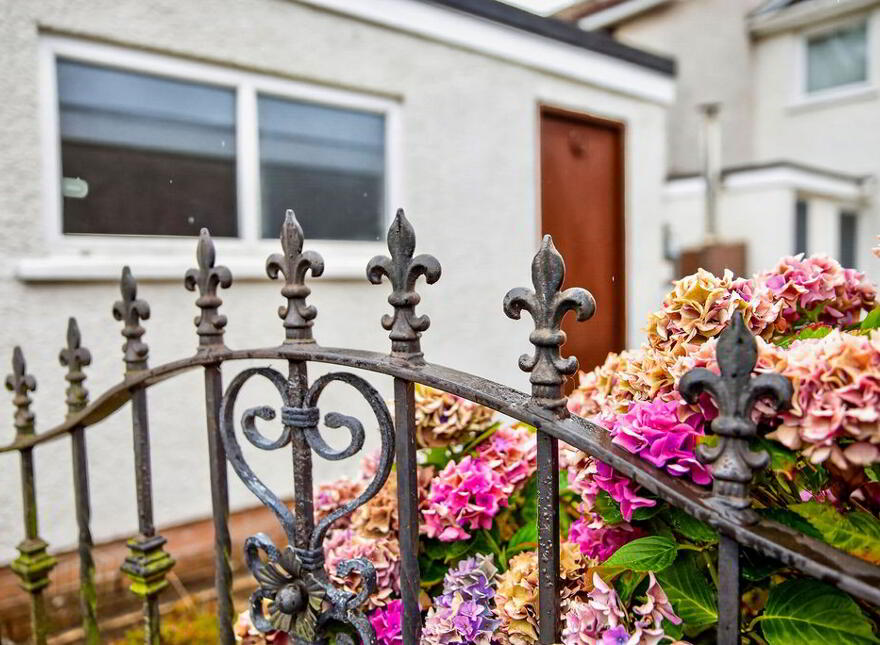 2 Meadowside, Antrim, BT41 4HD