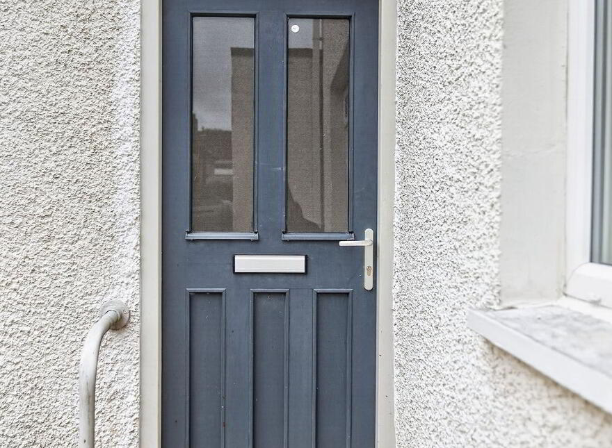 2 Meadowside, Antrim, BT41 4HD