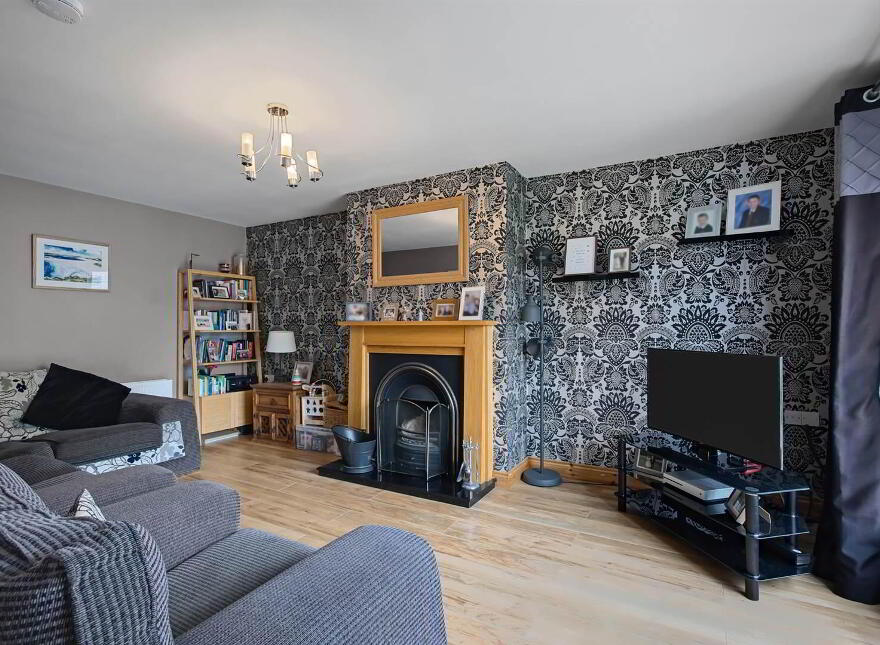 5 Porter Green Road, Larne, BT40 2UG