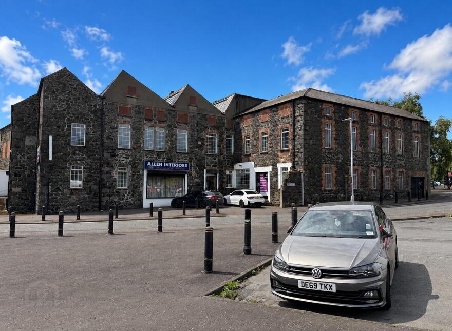 8 Riverdale, Larne, BT40 1LB
