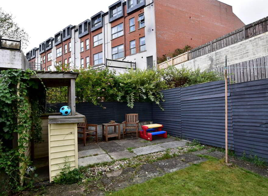 11 Mark Street, Newtownards, BT23 4DT