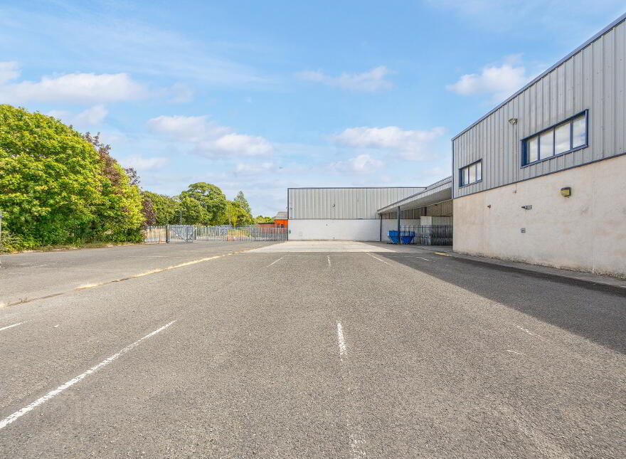 Strawhall Industrial Estate, Unit 3A Former Perry's Cash & Carry, ...Carlow Town, R93A3V7