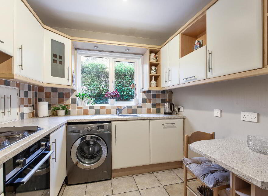 Apt 3, 58 Marlborough Park South, Belfast, BT9 6HT