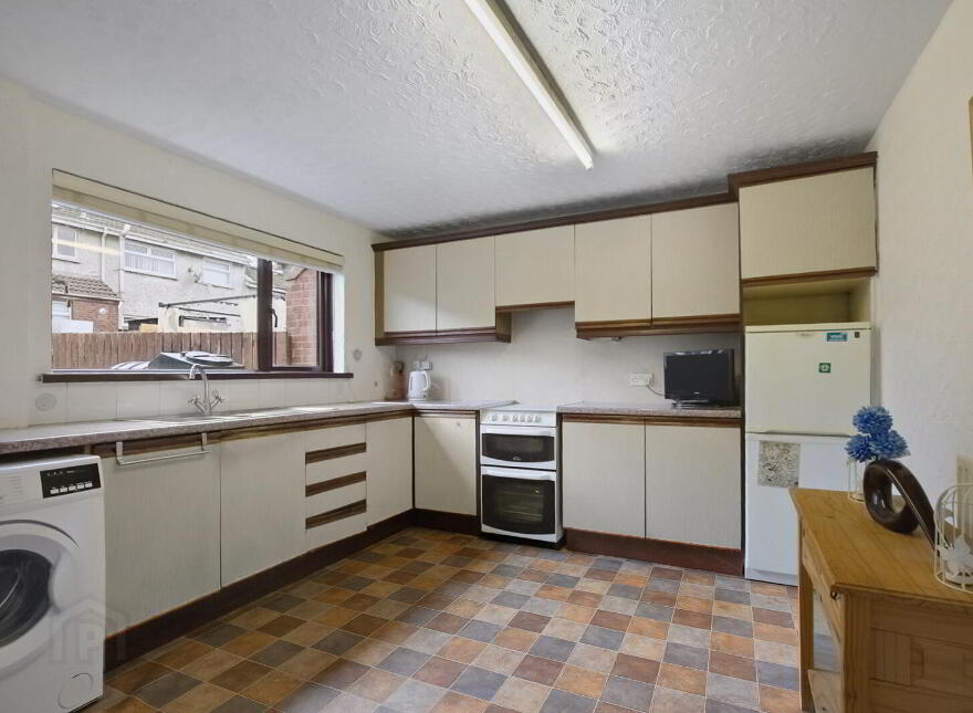 39 Glencairn Way, Belfast, BT13 3TF