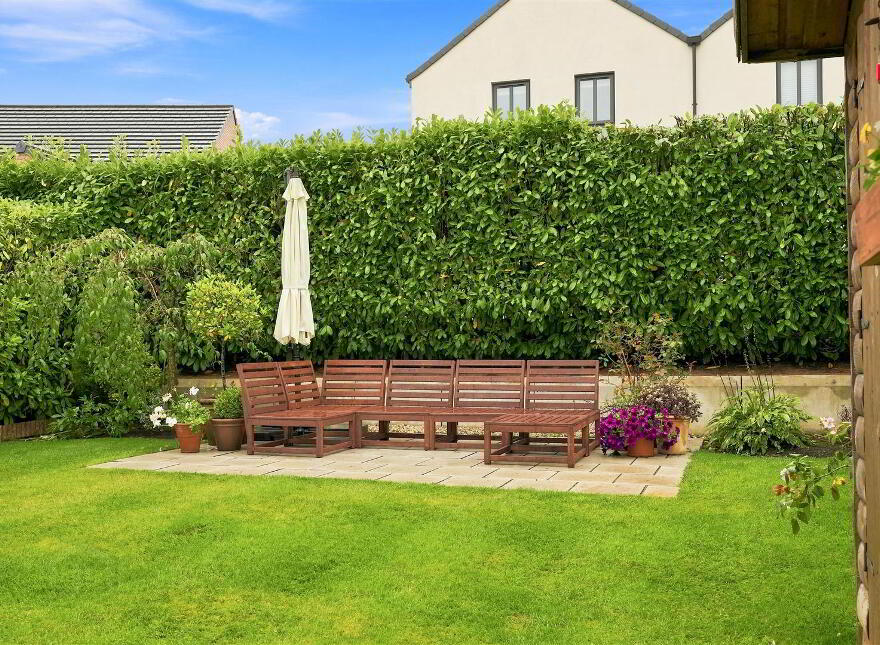 38 Castlegate, Galgorm, Ballymena, BT42 1SD