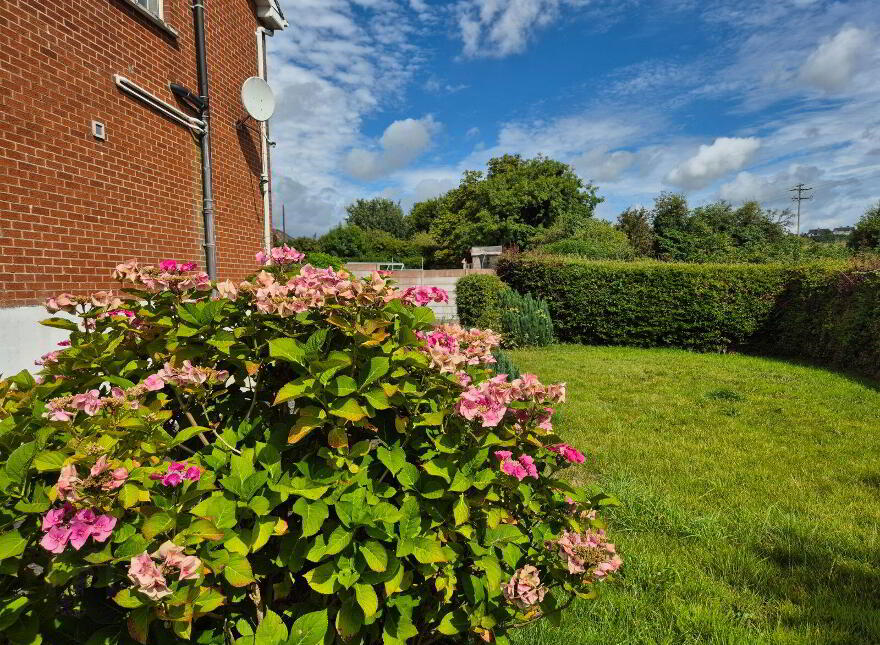 2 Magheross Drive, Carrickmacross, A81V229