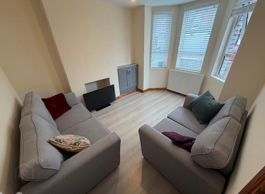 96-100 Edinburgh Street, Belfast, BT9 7DT