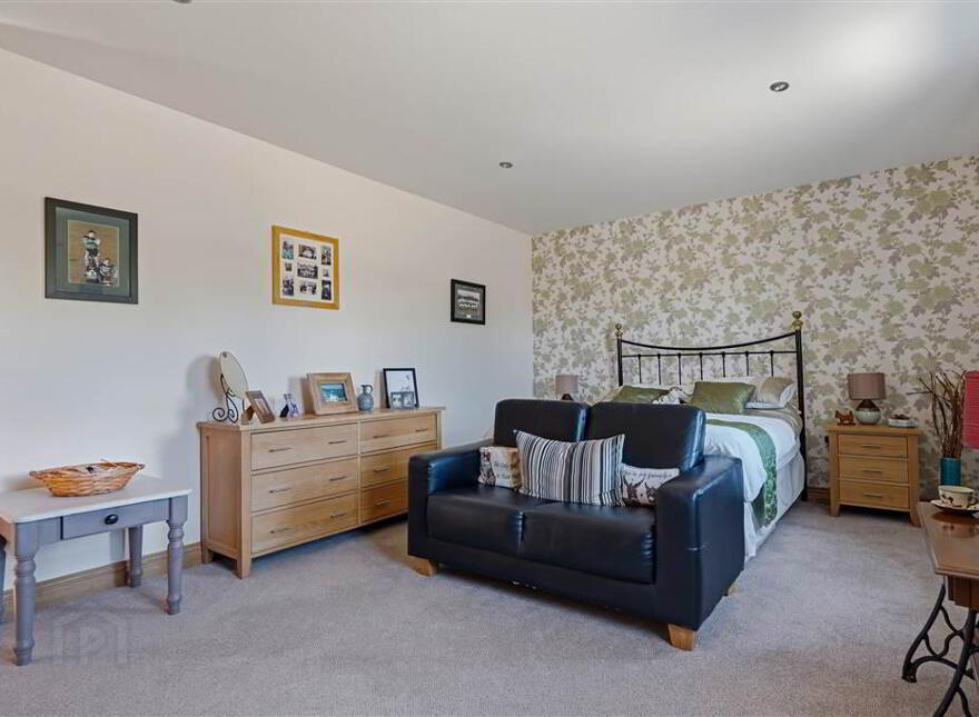 52 Moorfields Road, Ballymena, BT42 3BT