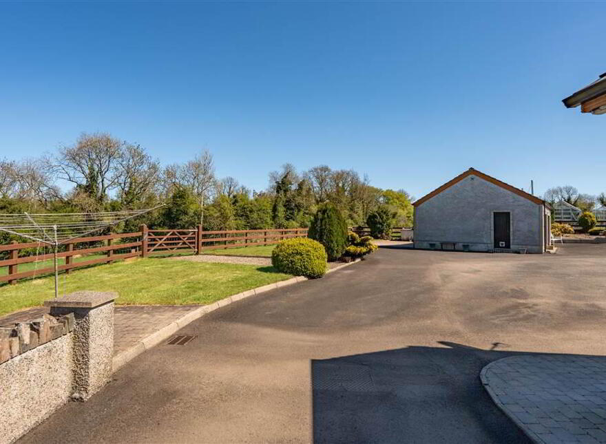 52 Moorfields Road, Ballymena, BT42 3BT