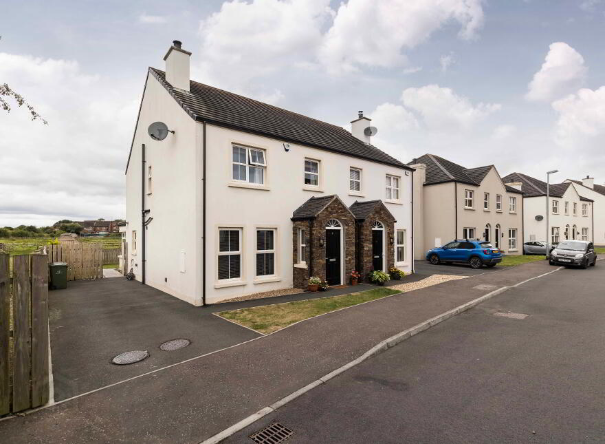 17 Chancellors Court, Diamond Road, Dromore, BT25 1TU photo