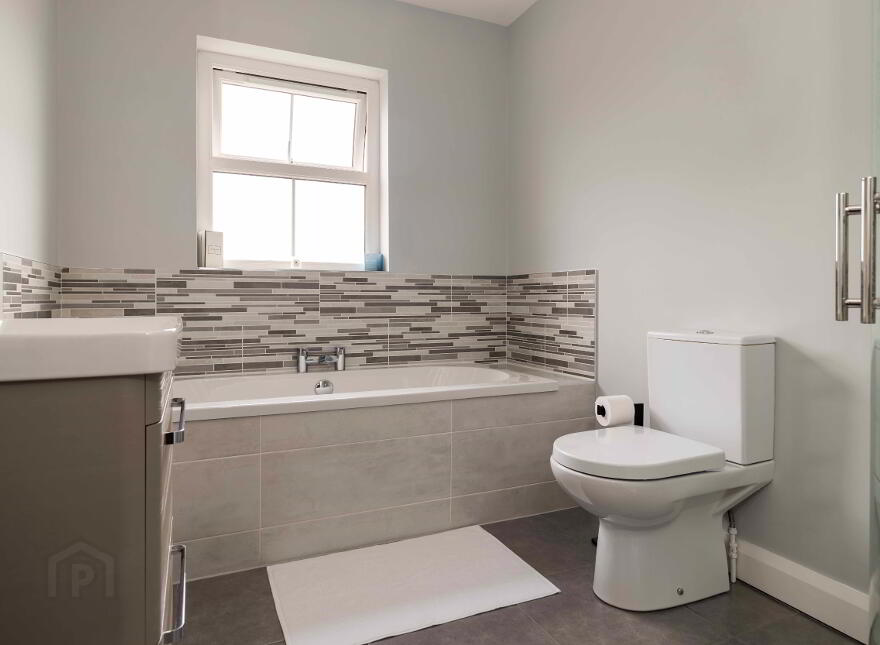17 Chancellors Court, Diamond Road, Dromore, BT25 1TU