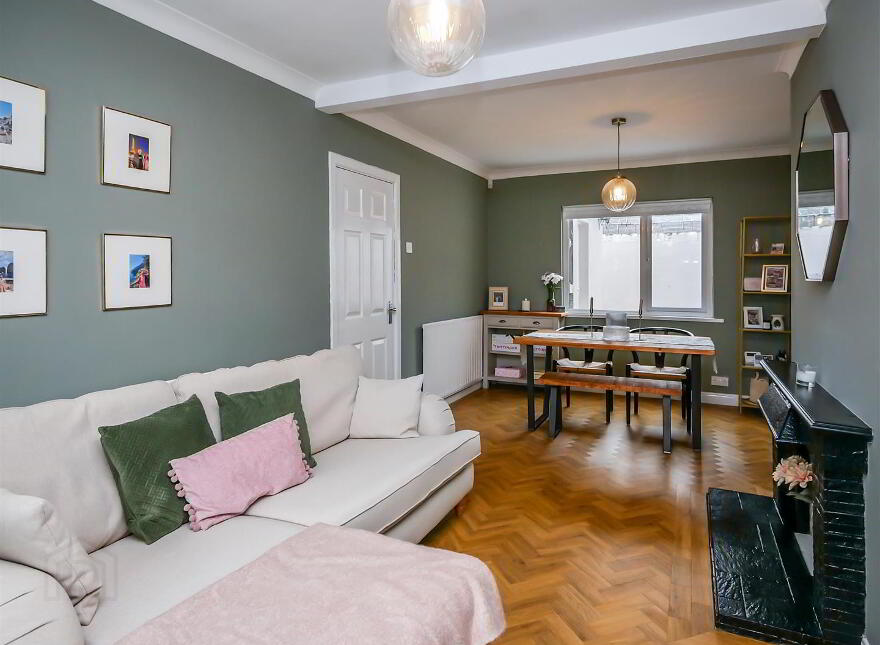 2 Ava Parade, Ormeau, Belfast, BT7 3BU