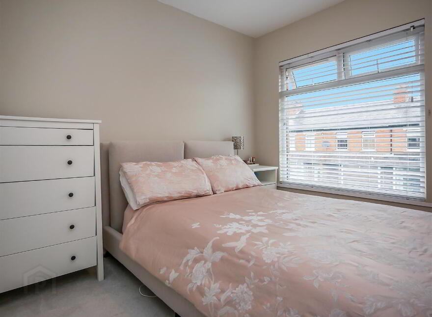 2 Ava Parade, Ormeau, Belfast, BT7 3BU