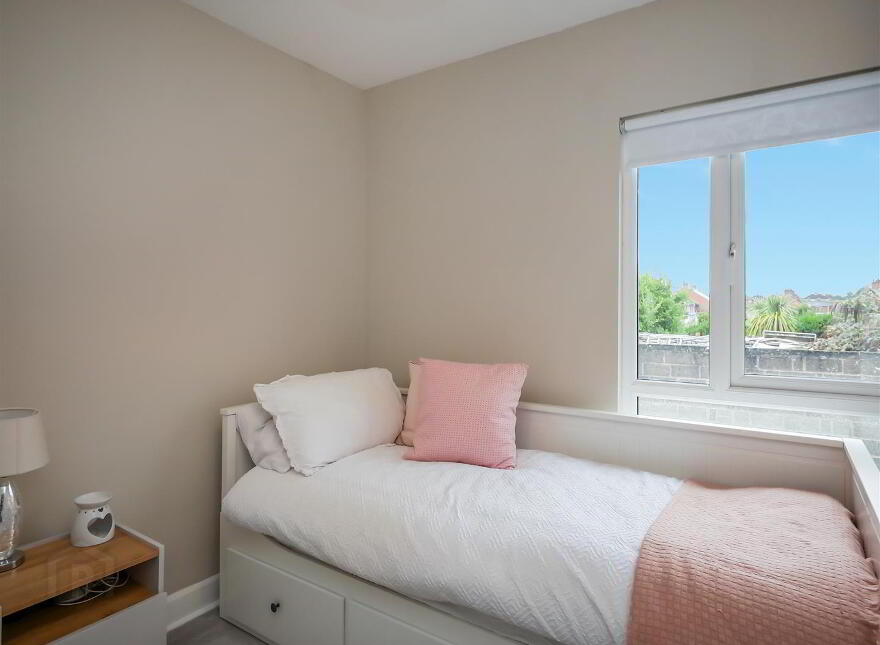 2 Ava Parade, Ormeau, Belfast, BT7 3BU