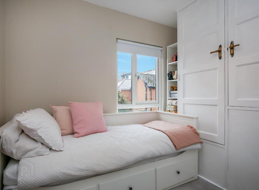 2 Ava Parade, Ormeau, Belfast, BT7 3BU
